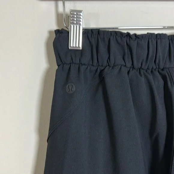 Lululemon Keep Moving Jogger Black High Rise Relaxed Fit Stretch Pockets Sz 4 - Picture 9 of 14